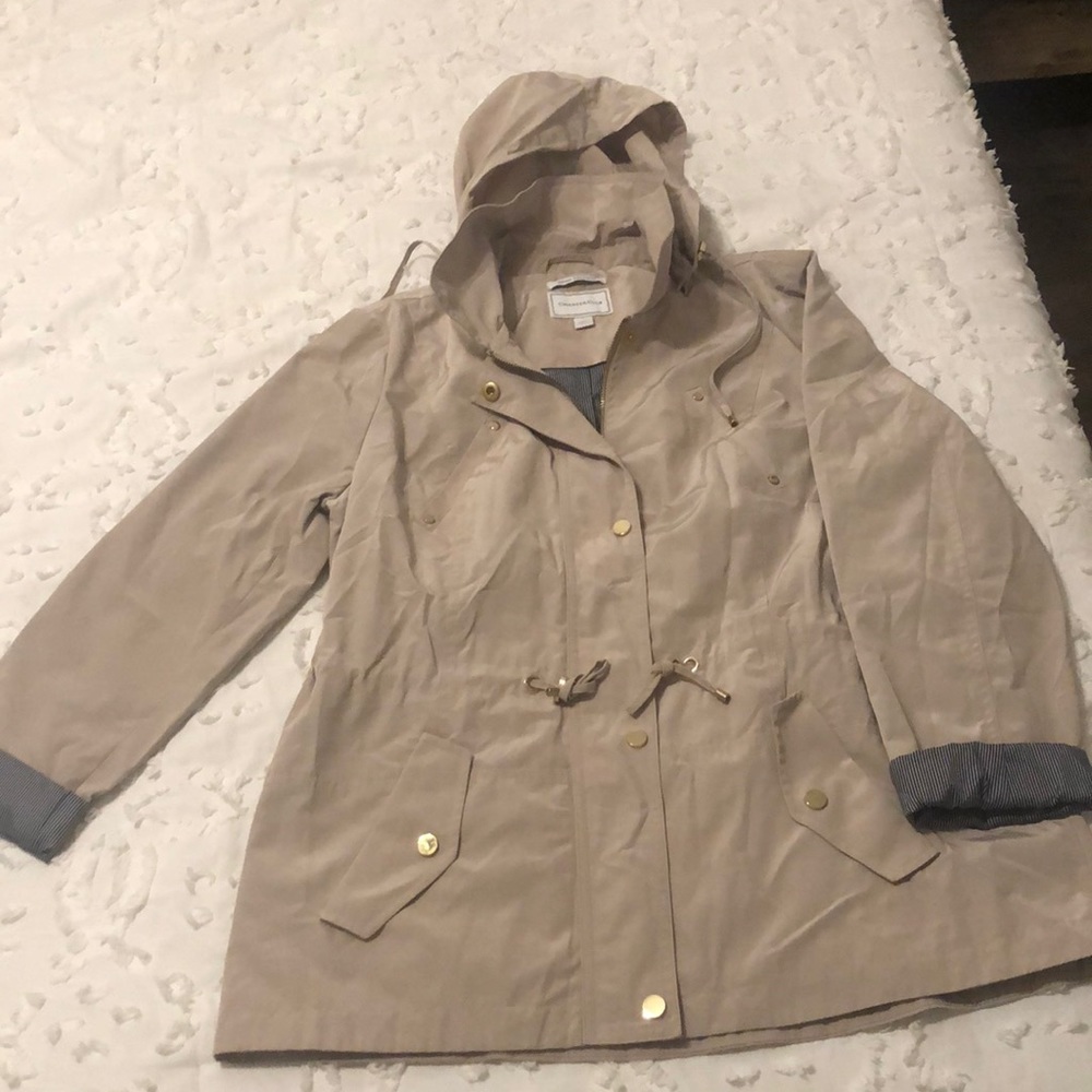 Rain jacket - charter Club size medium Nwt